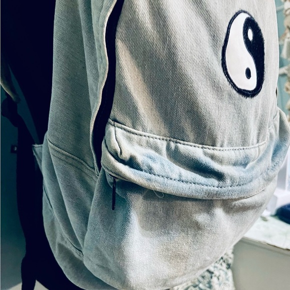 Urban Outfitters Yin & Yang Backpack Light Washed Distressed Denim Zip Unisex - Picture 4 of 16